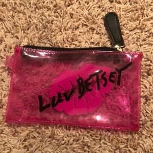 Cosmetic bag